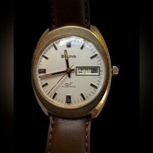 Vintage BULOVA Golden Clipper men's automatic watch day/date 1969 Alligator Band